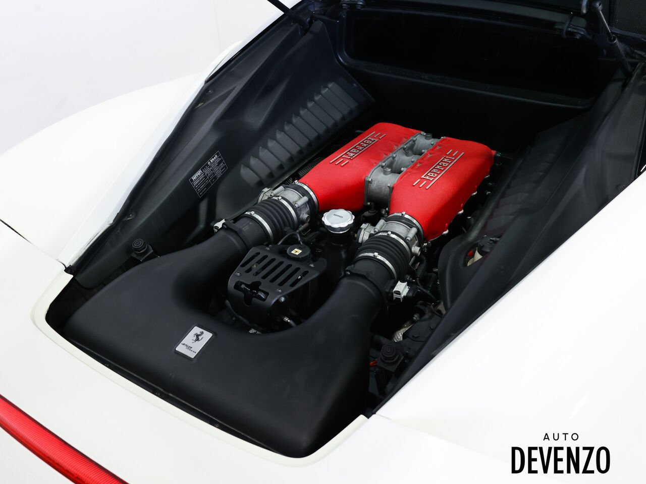 Ferrari 458 Italia 2011 Blanc Saint-Eustache - photo #18