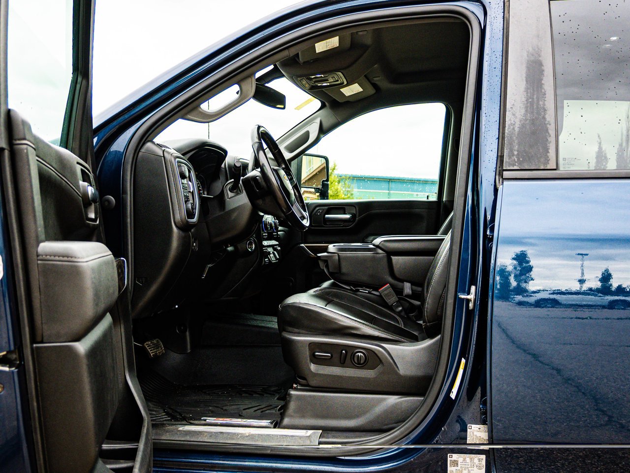 2020 Chevrolet Silverado 3500HD 4WD Crew Cab 159 LT Blue Sherwood Park - photo #15