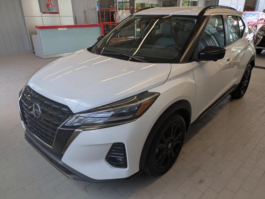 2021 Nissan Kicks SR FWD White