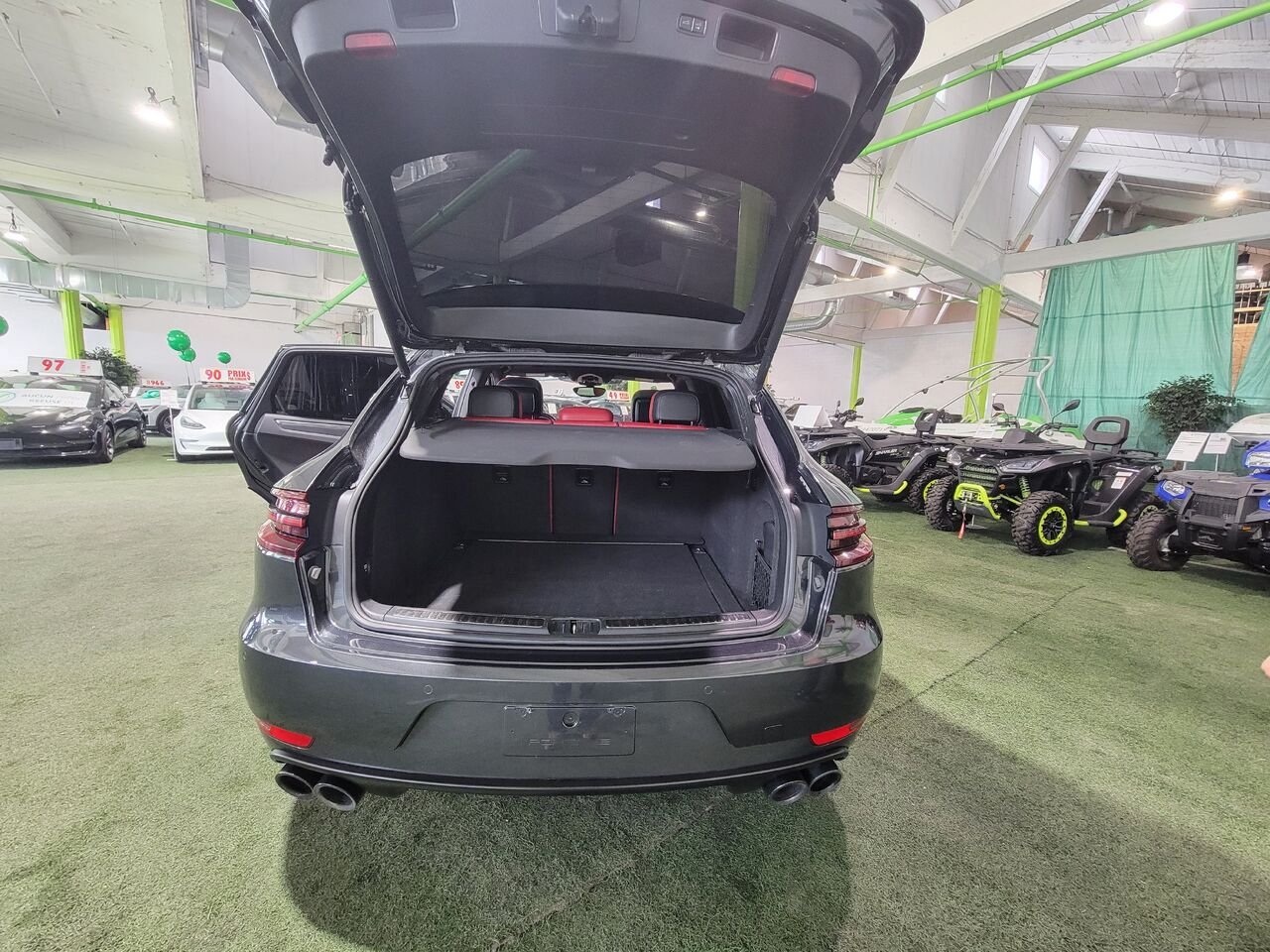 2018 Porsche Macan Black  - photo #15