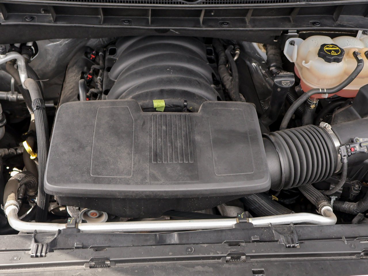 2024 Chevrolet Silverado 1500 4WD Crew Cab 147 RST White Sherwood Park - photo #16