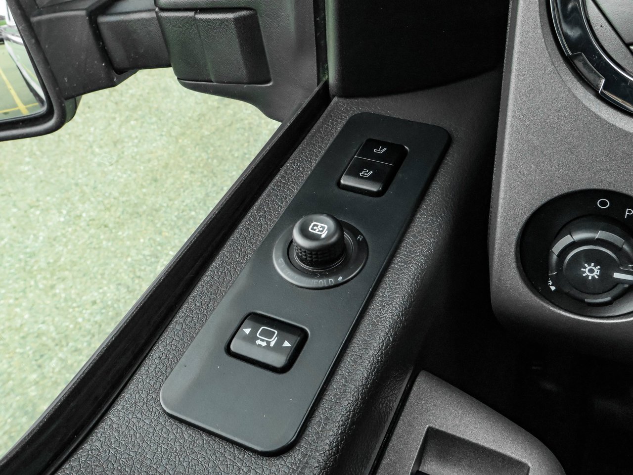 2011 Ford Super Duty F-350 4WD Crew Cab 156 Lariat Grey Sherwood Park - photo #18