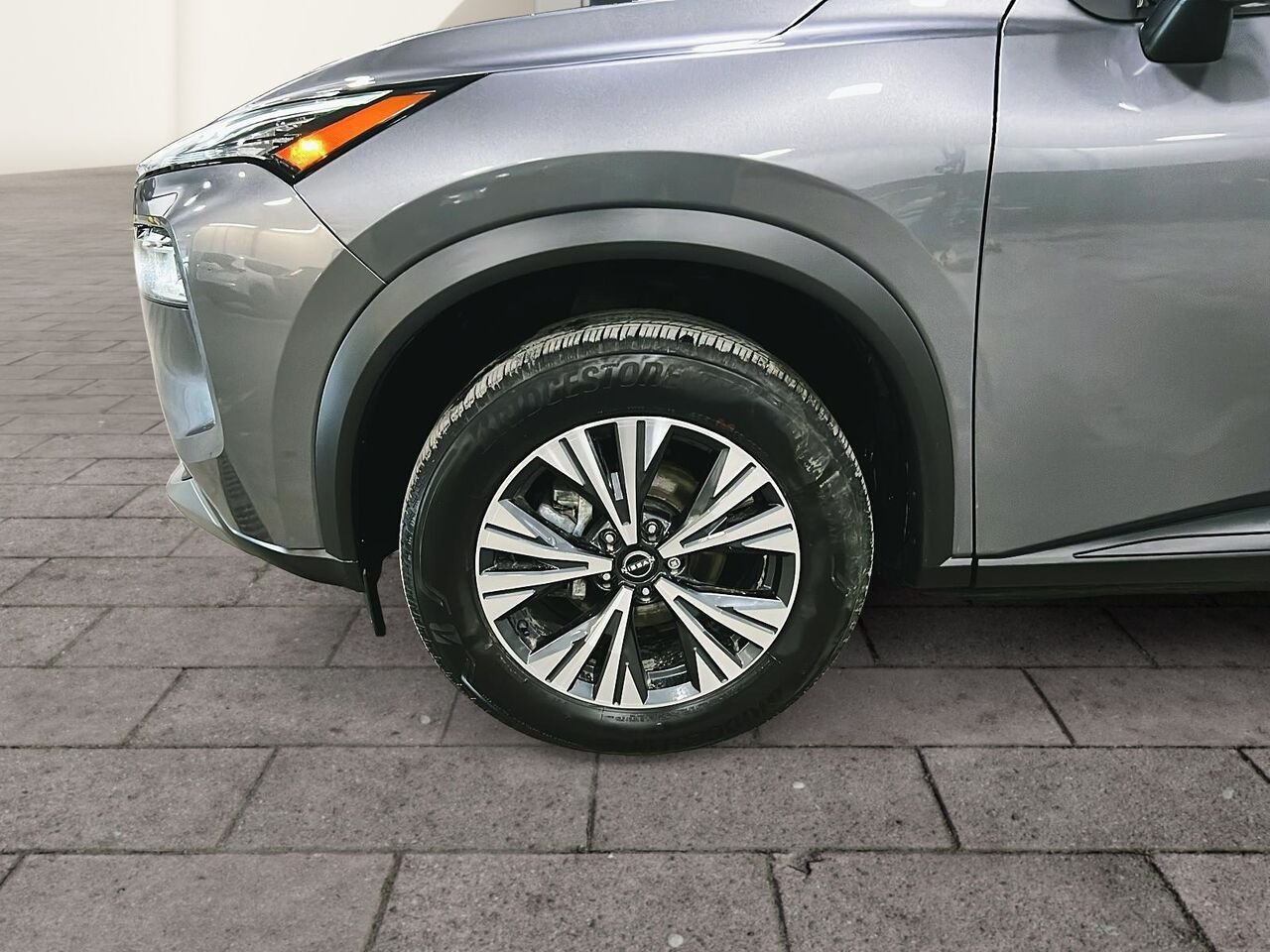 2023 Nissan Rogue Grey Québec - photo #6