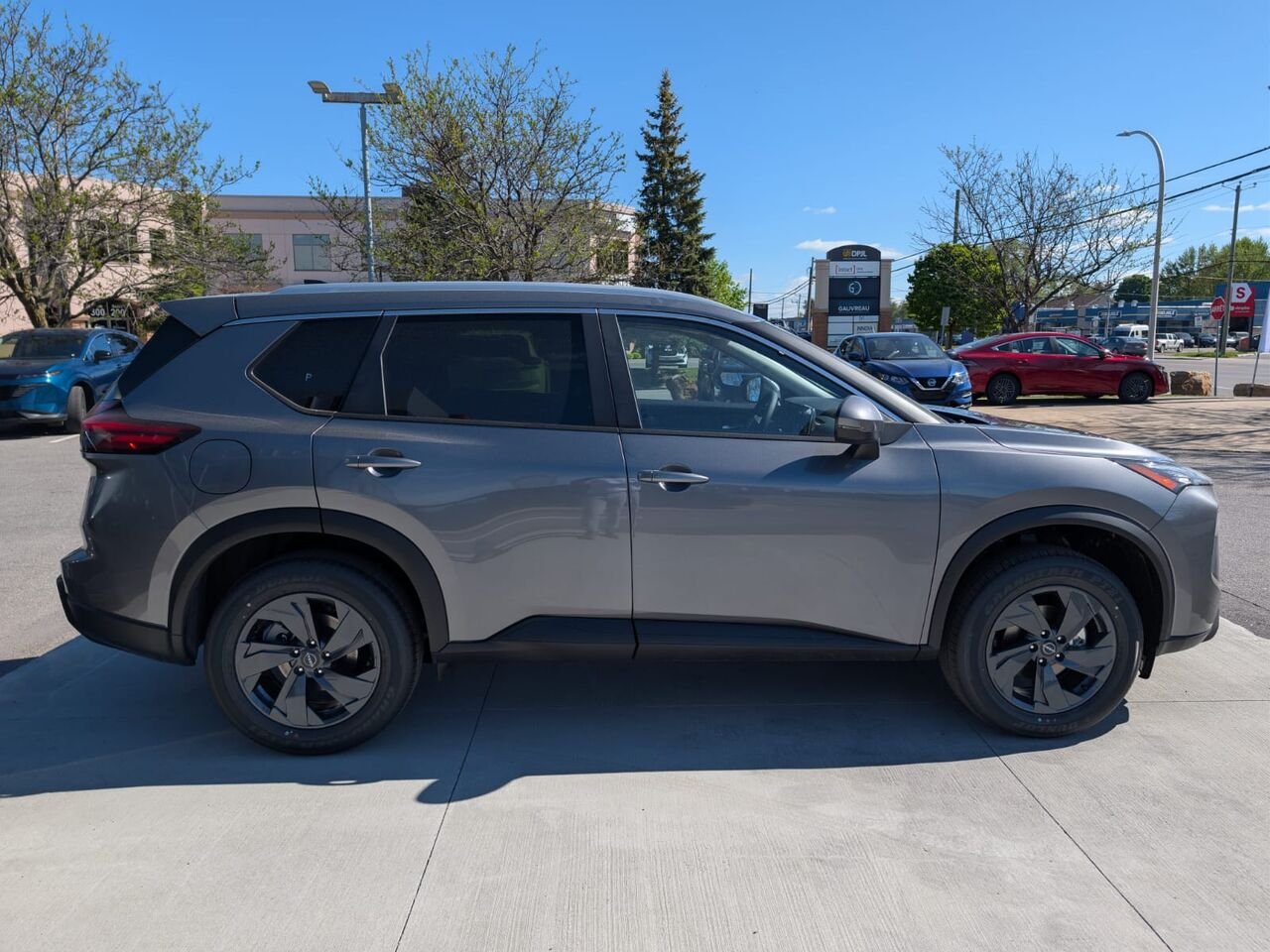 NISSAN Rogue ROGUE SV TOIT OUVRANT 2026 Gris poudre métallisé Châteauguay - photo #6