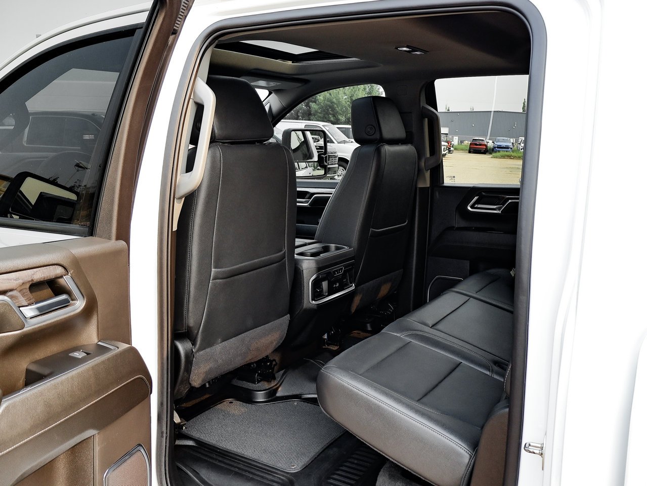 2024 Chevrolet Silverado 2500HD 4WD Crew Cab 159 LTZ White Sherwood Park - photo #30