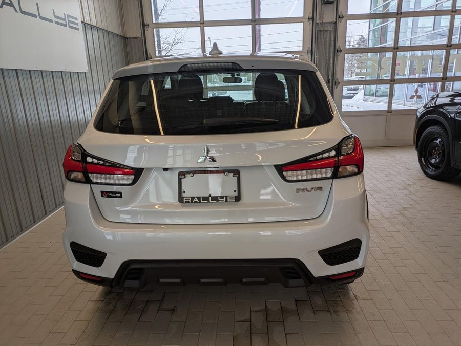 2023 Mitsubishi RVR ES TA White