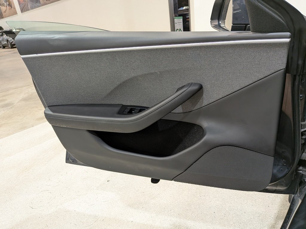 Tesla Model 3 2024 Gris Val-David - photo #32