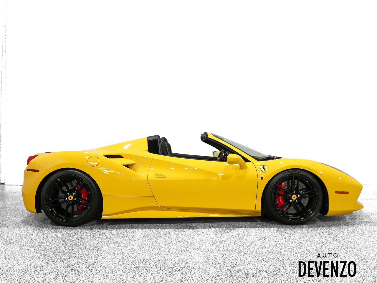 Ferrari 488 Spider 2019 Jaune Saint-Eustache - photo #1