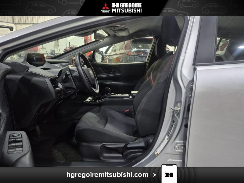 2024 Toyota Prius Silver Blainville - photo #13