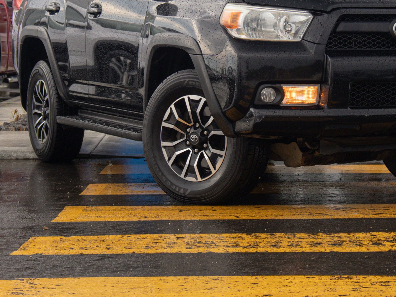 2013 Toyota 4Runner 4WD 4dr V6 SR5 Black Sherwood Park - photo #5