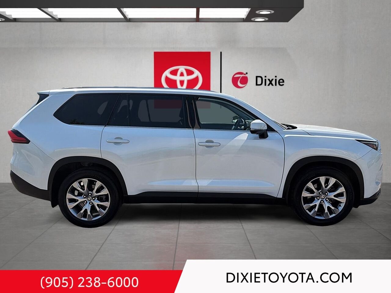 2024 Toyota Grand Highlander LIMITED AWD / CLEAN CARFAX / HEATED AND VENTILATED SEATS / ALLOY WHEELS / MOONROOF / CARPLAY AND ANDROID AUTO White Mississauga - photo #2