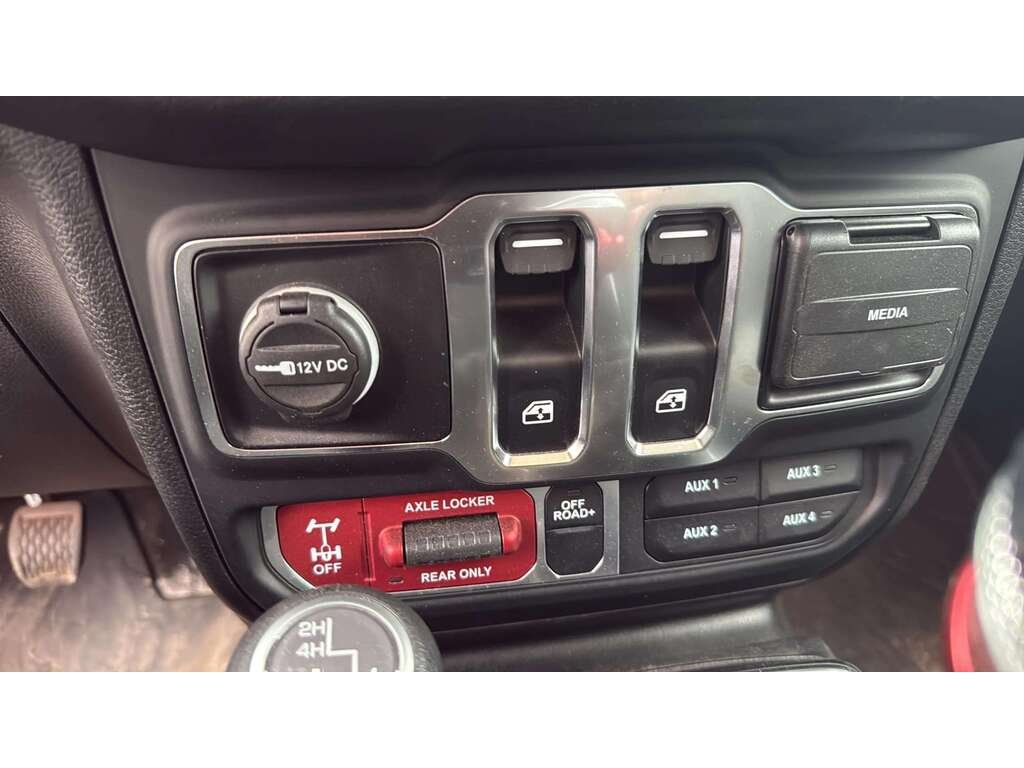 2025 Jeep Wrangler Black Gatineau - photo #15