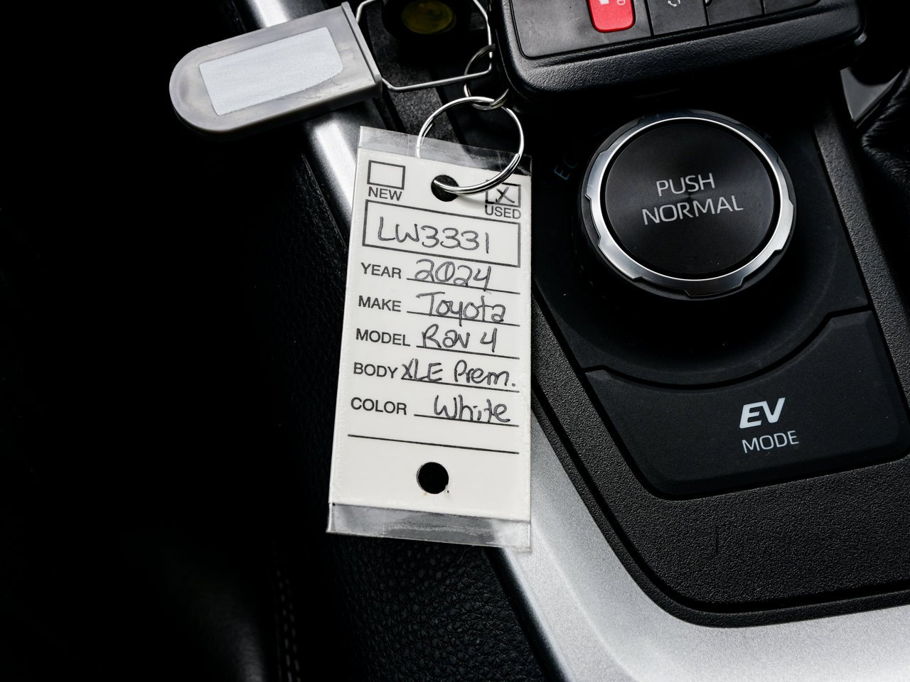 2024 Toyota RAV4 Hybrid XLE AWD White w/Black Roof Sherwood Park - photo #33
