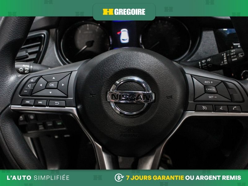 Nissan Qashqai 2023 Blanc Laval - photo #21
