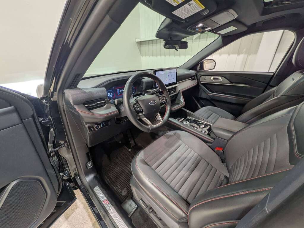 2025 Ford Explorer ST-Line 4WD Black Val-David - photo #10
