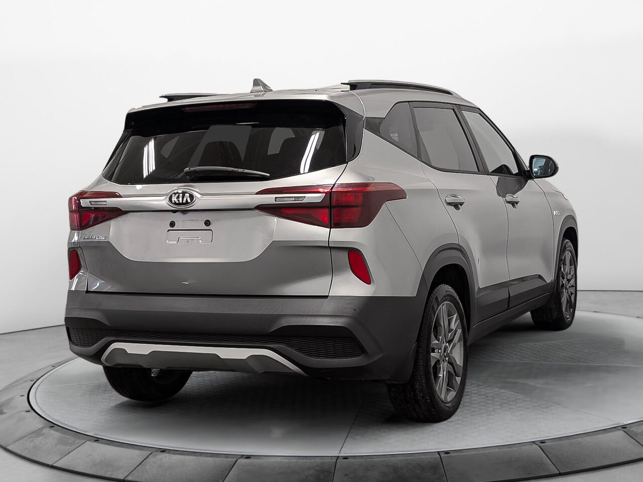 2021 Kia Seltos AWD LX Bas Kilométrage Sièges Chauffants Grey Sherbrooke - photo #5