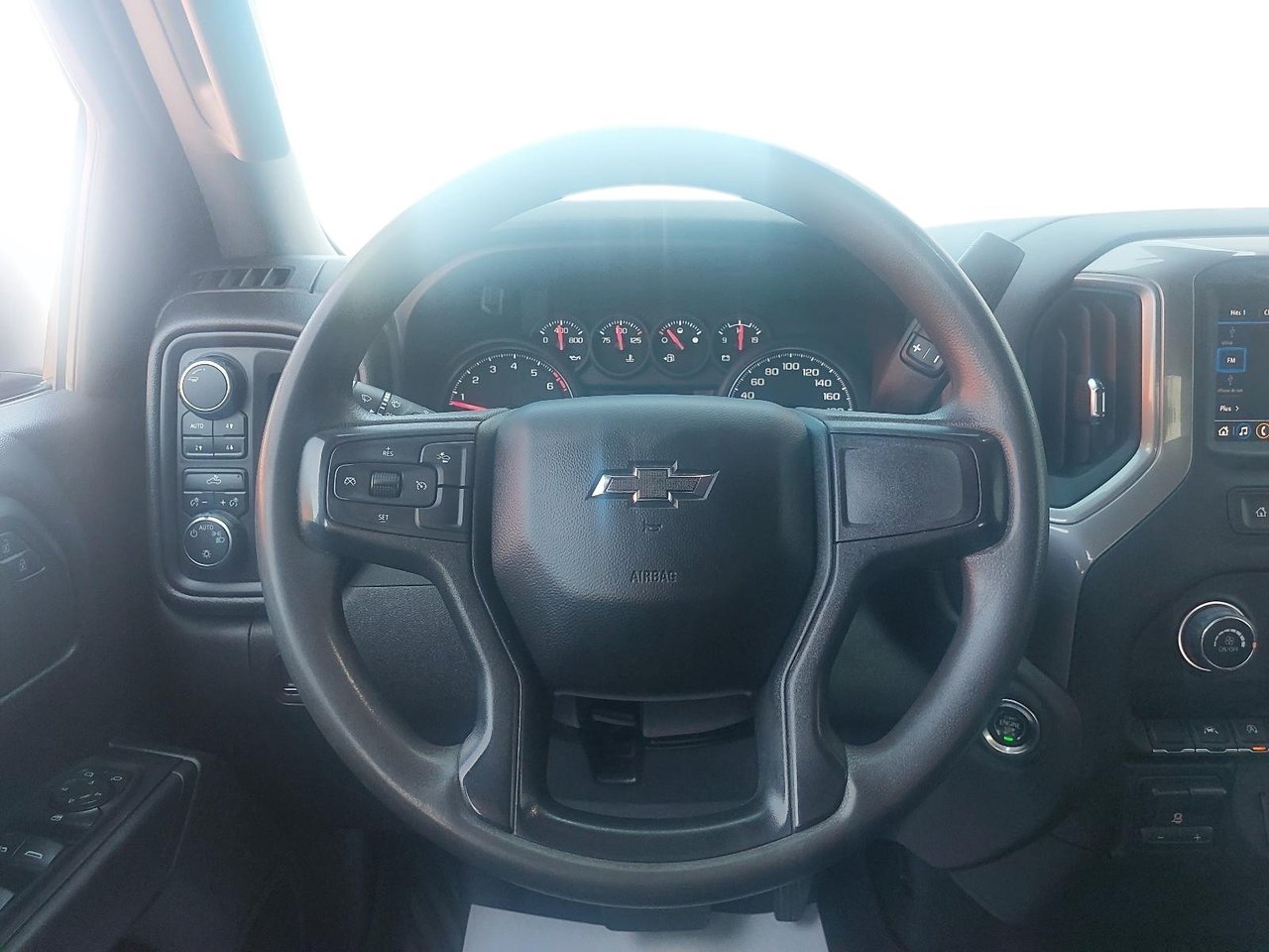 2024 Chevrolet Silverado 1500 White Baie-Comeau - photo #11