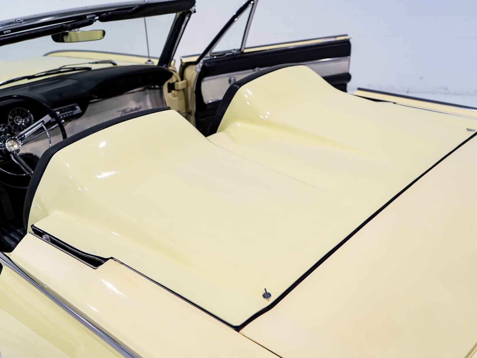 Ford Thunderbird Beautifully Presented From Older Restoration with original bill of sale 1962 Jaune Montréal - photo #69