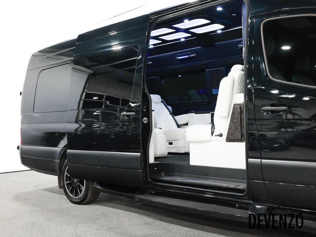 2022 Mercedes-Benz Sprinter fourgonnette utilitaire Black Saint-Eustache - photo #12