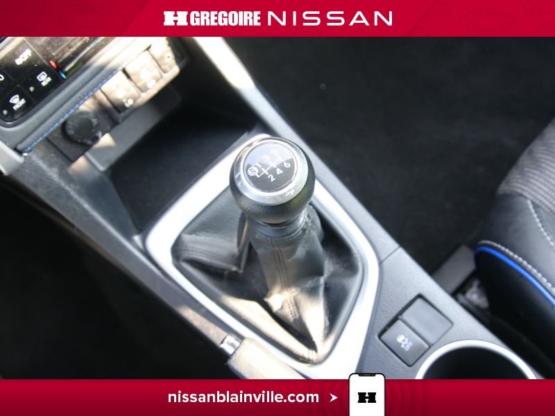 2017 Toyota Corolla White Blainville - photo #19
