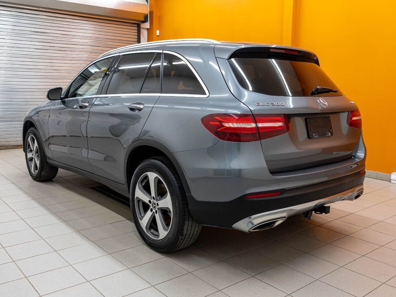 Mercedes-Benz GLC 300 4MATIC *TOIT* NAV CUIR SIÈGES CHAUFF 2018 Gris Saint-Jérôme - photo #5