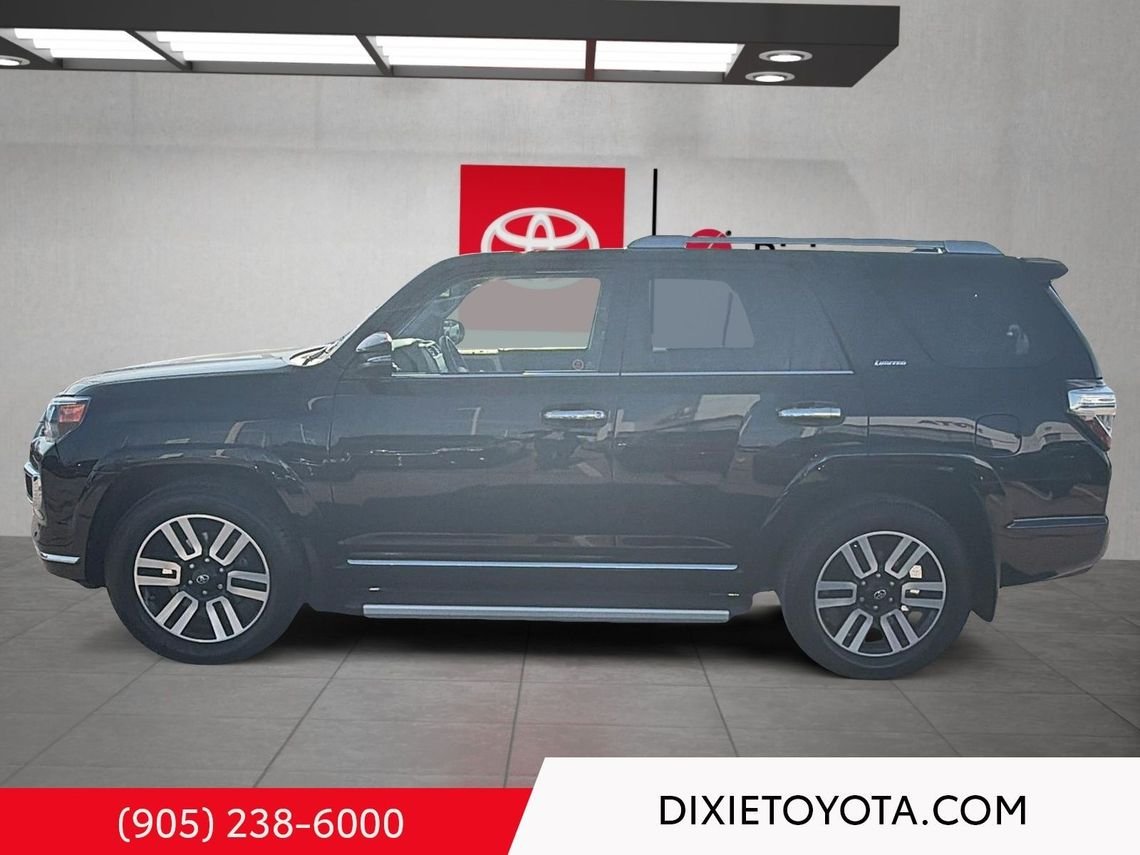 2021 Toyota 4Runner Power Sunroof, Leather Interior, Heated Seats, Alloy Wheels, Heated Steering Wheel, Running Boards, Bluetooth Midnight Black Metallic Mississauga - photo #8