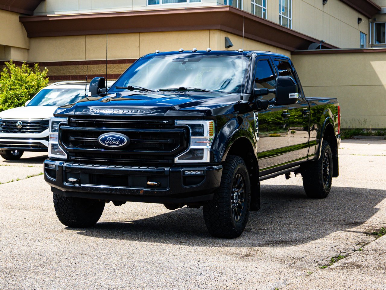 2022 Ford Super Duty F-350 SRW Platinum 4WD Crew Cab 6.75' Box Black Sherwood Park - photo #3