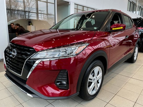 2025 Nissan Kicks Play 2025 Scarlet Ember Tintcoat