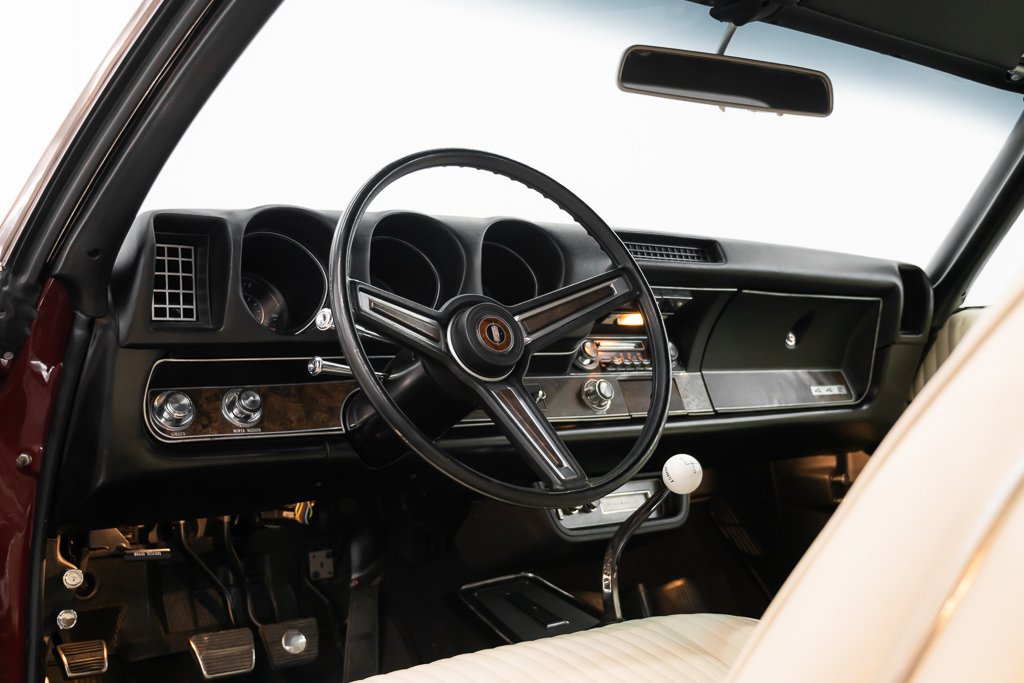 1969 Oldsmobile 442 Red Montreal - photo #14