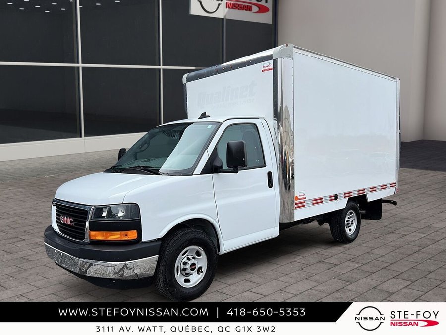 GMC Fourgonnette commerciale tronquée Savana S6426 2023 Blanc