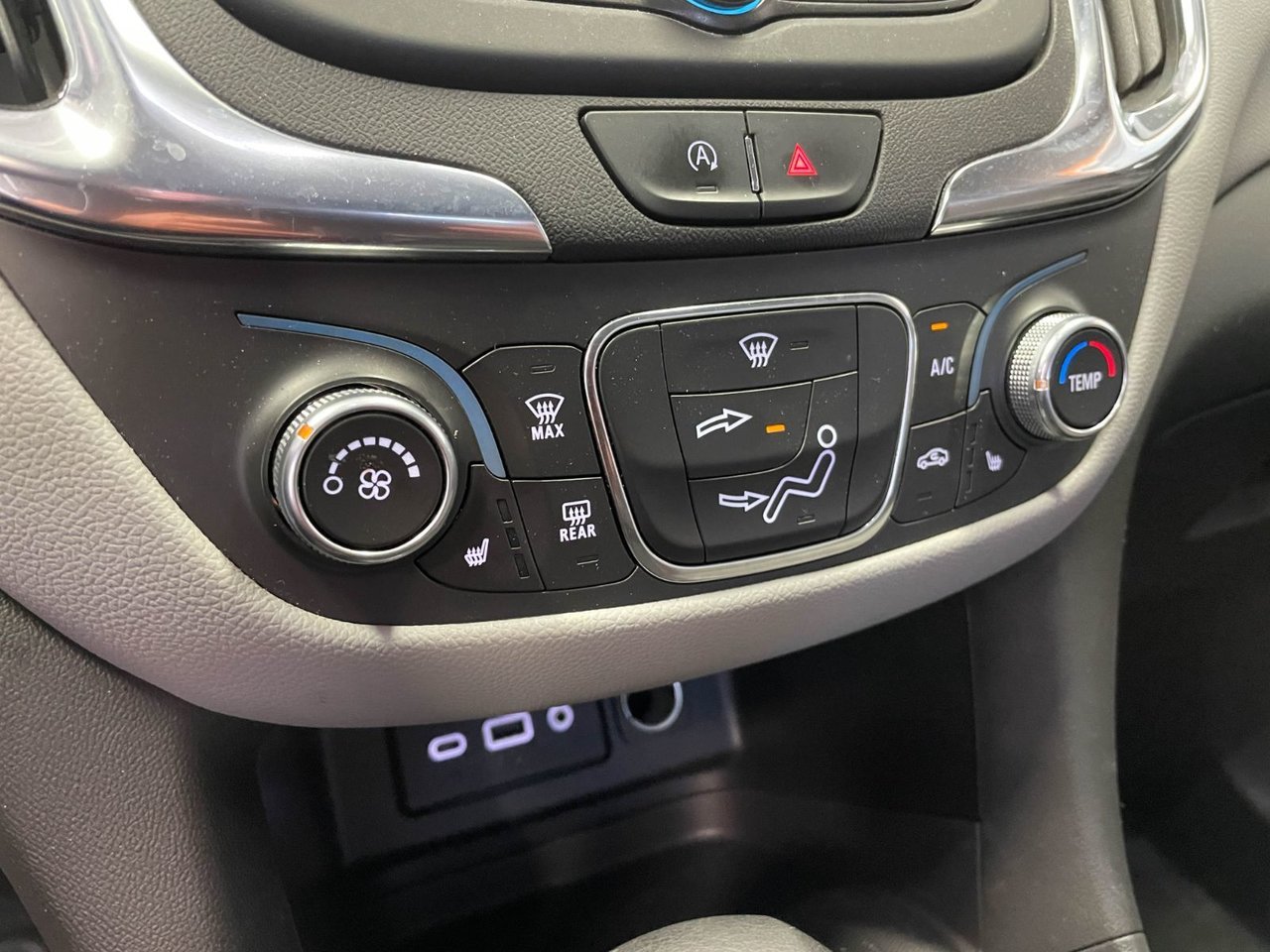 2022 Chevrolet Equinox LT AWD *SIÈGES CHAUFF* CARPLAY BLUETOOTH *BAS KM* White Saint-Jérôme - photo #11