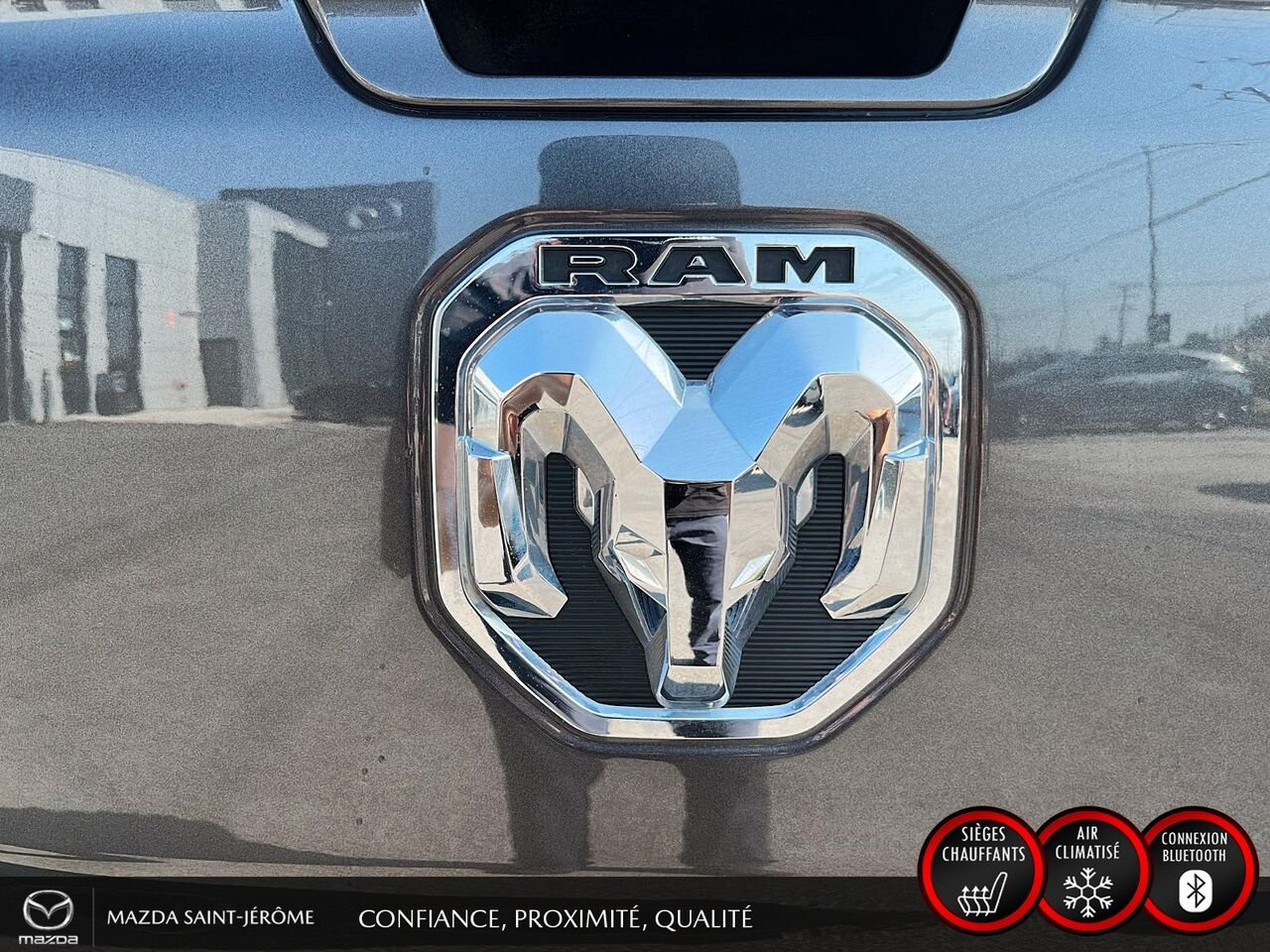 2020 Ram 1500 Grey Saint-Jérôme - photo #7
