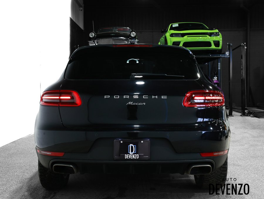2018 Porsche Macan 2018 Black