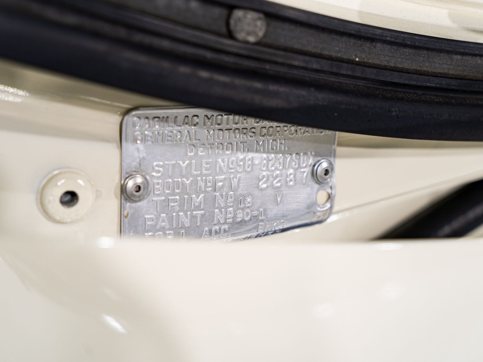1956 Cadillac Eldorado Seville With Factory A/C | PRIX EN USD White Montreal - photo #59