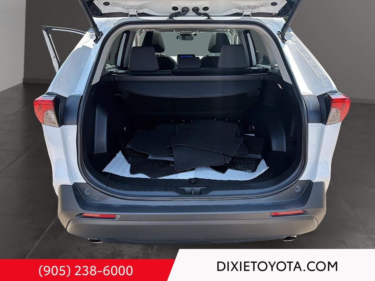 2024 Toyota RAV4 Hybrid XLE AWD / CLEAN CARFAX / HEATED SEATS / MOONROOF / ALLOY WHEELS / CARPLAY AND ANDROID AUTO Mississauga - photo #20