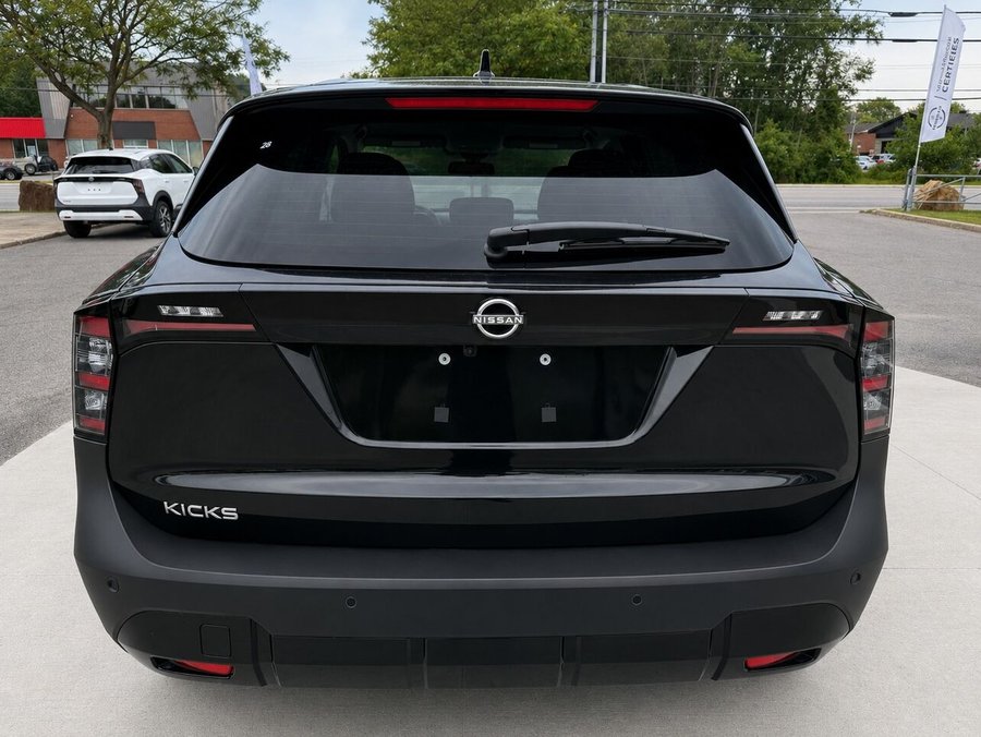 2026 NISSAN Kicks 2026 Super Black