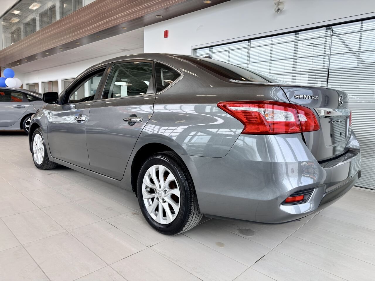 2018 Nissan Sentra Grey Notre-Dame-des-Prairies - photo #8