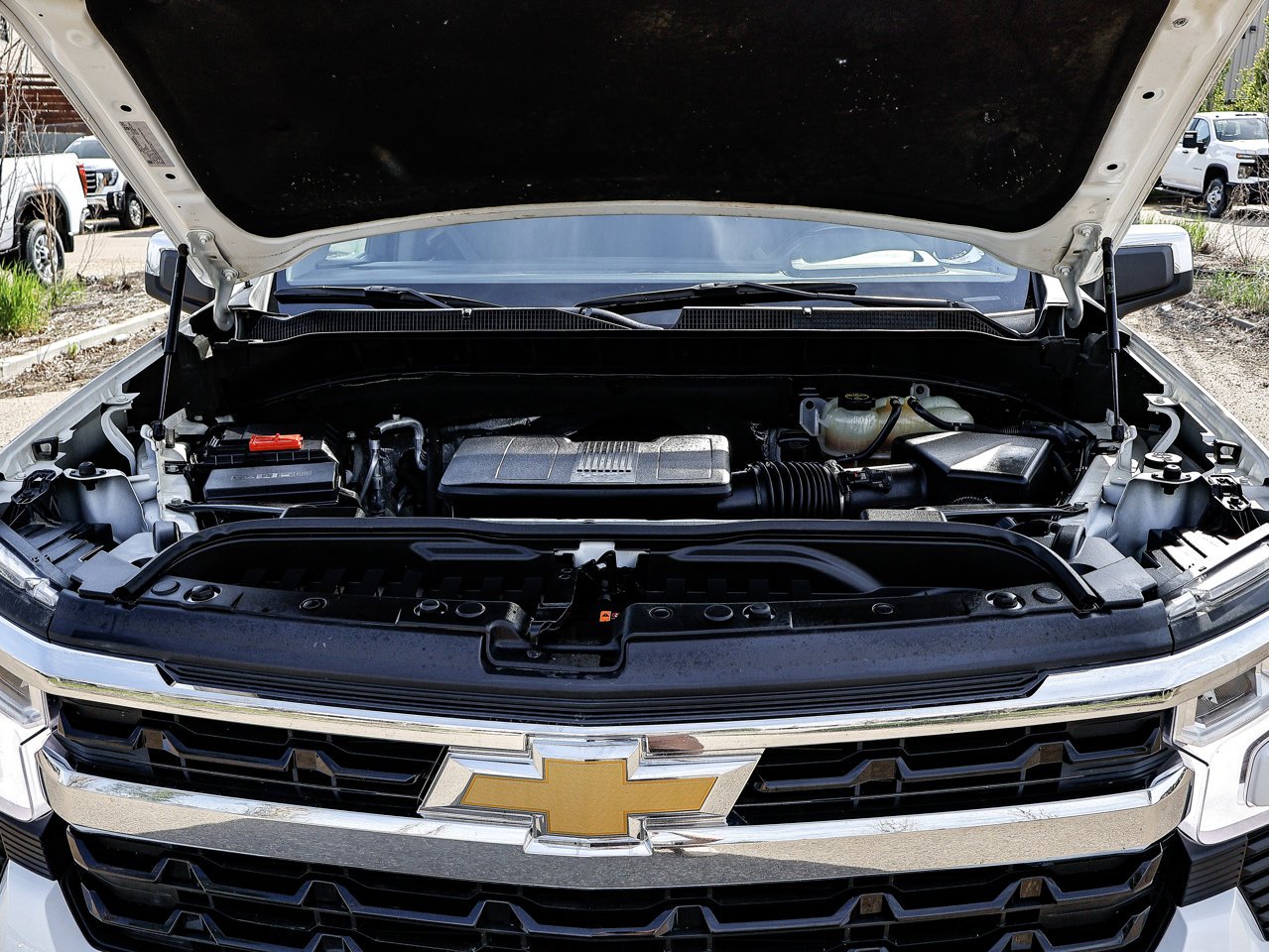 2025 Chevrolet Silverado 1500 4WD Crew Cab 147 LT White Sherwood Park - photo #8