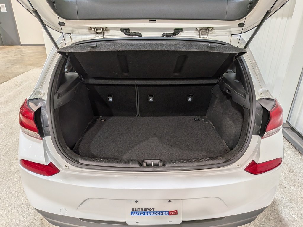2018 Hyundai Elantra GT GL Auto White Val-David - photo #8