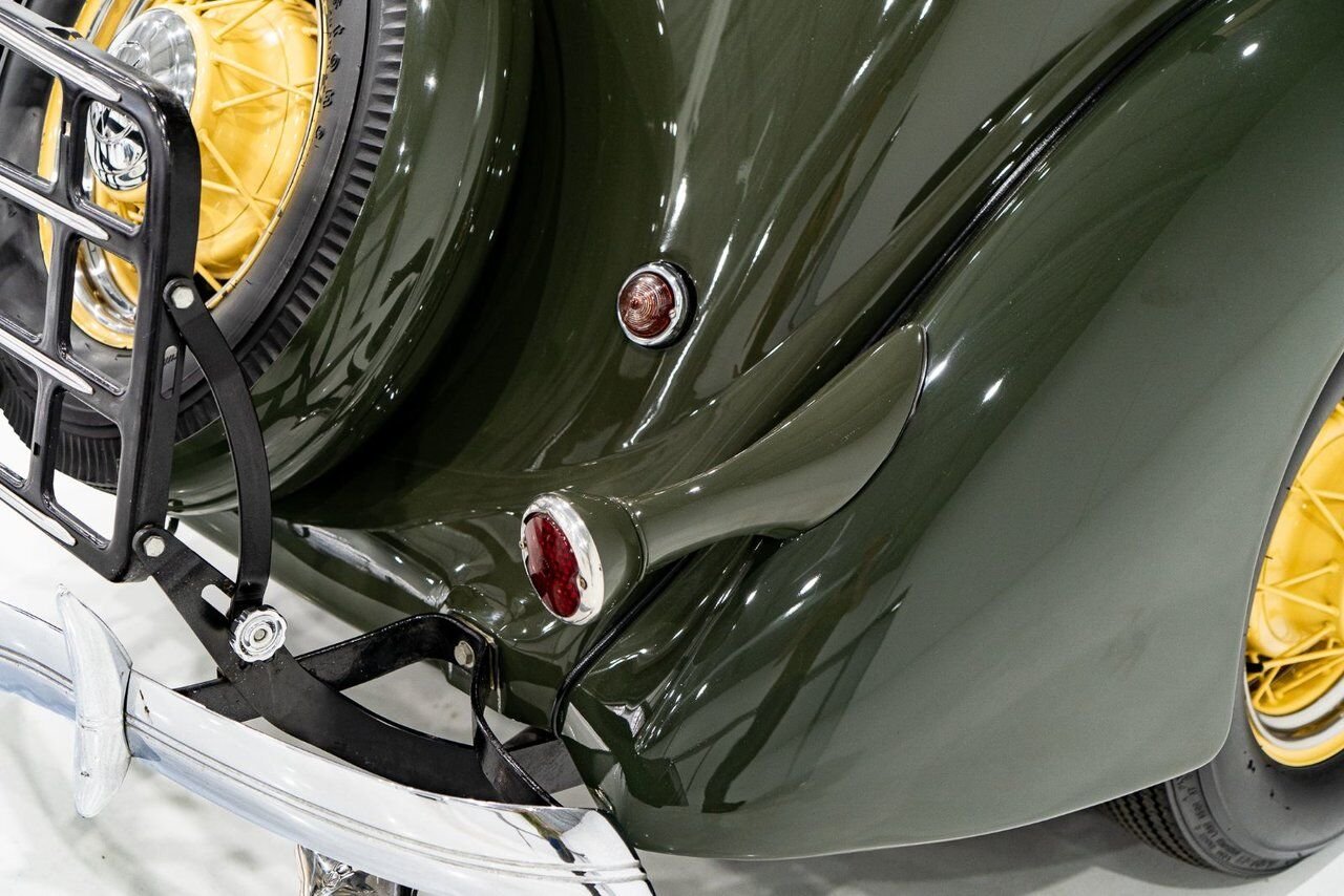1936 Ford Model 48 Phaeton PRIX EN USD | Beautifully presented in original condition Green Montreal - photo #60
