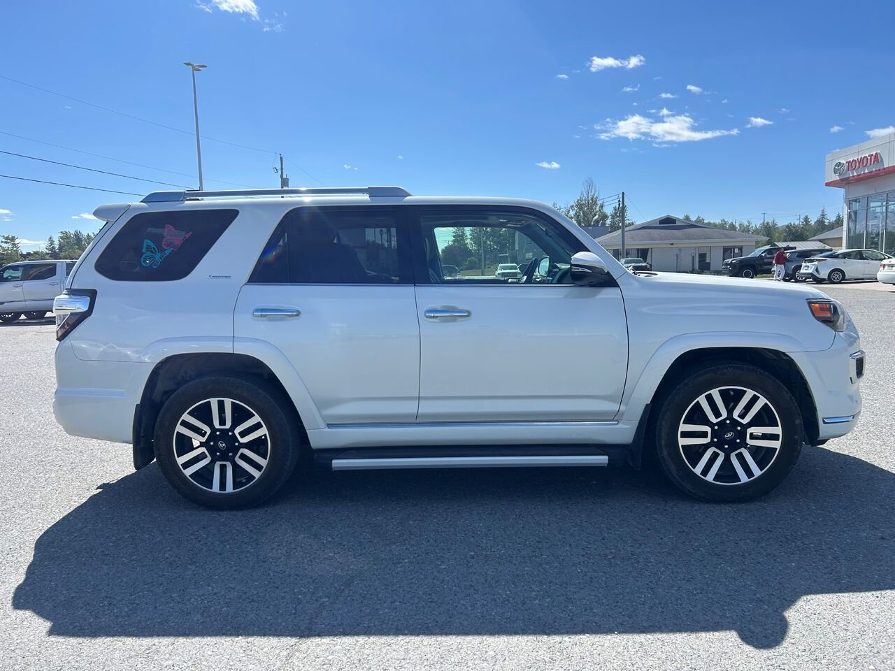 Toyota 4Runner Limited v6 2017 Blanc Val-d'Or - photo #1