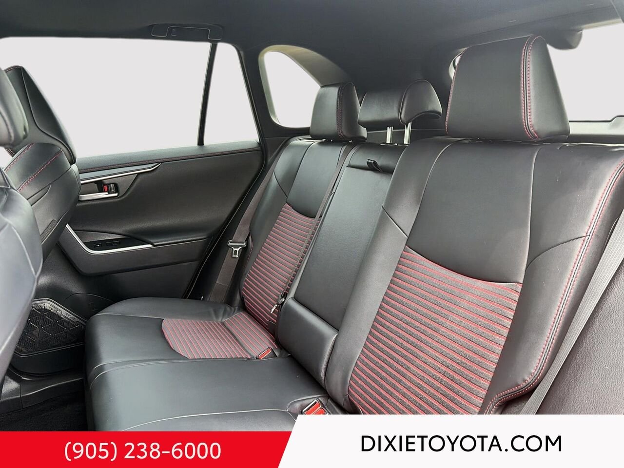 2024 Toyota RAV4 Prime PRIME XSE PLUG-IN HYBRID AWD / CLEAN CARFAX / HEATED SEATS / LEATHER SURFACE / MOONROOF / CARPLAY AND ANDROID AUTO Red Mississauga - photo #19