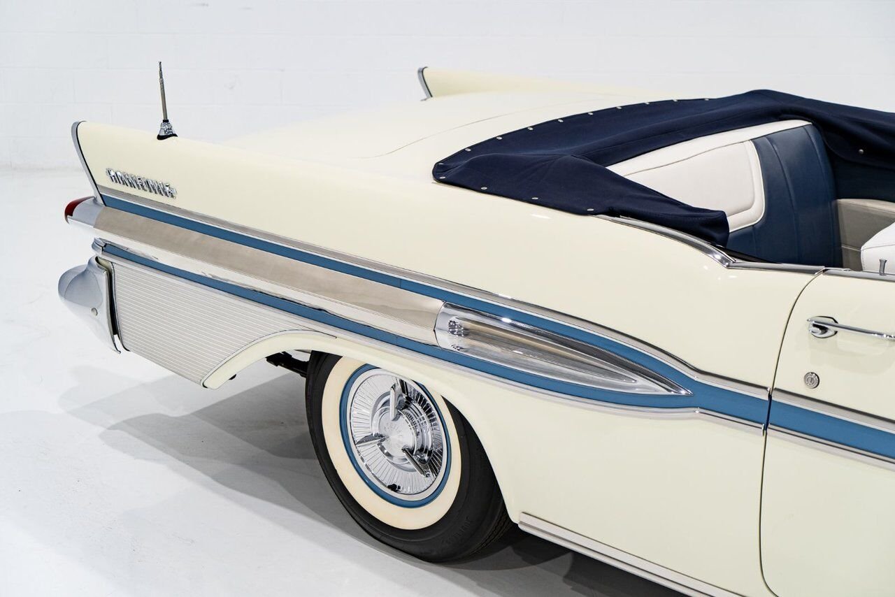 1957 Pontiac Bonneville *PRICE IN USD* Fuel injected 347/315HP 1 of 630 produced White Montreal - photo #45