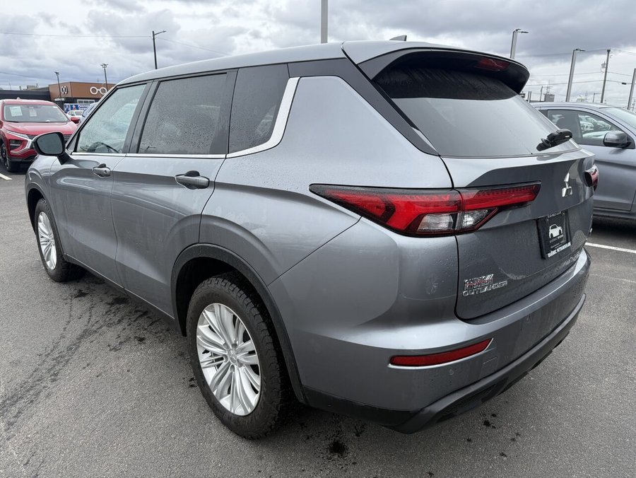 2024 Mitsubishi Outlander ES S-AWC, Sièges chauffants, 7 passagers Grey
