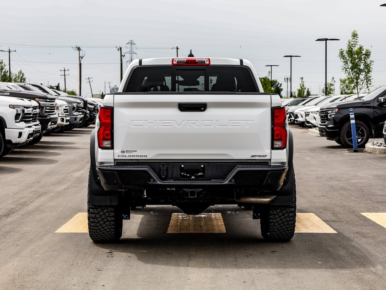 2025 Chevrolet Colorado 4WD Crew Cab ZR2 White Sherwood Park - photo #11