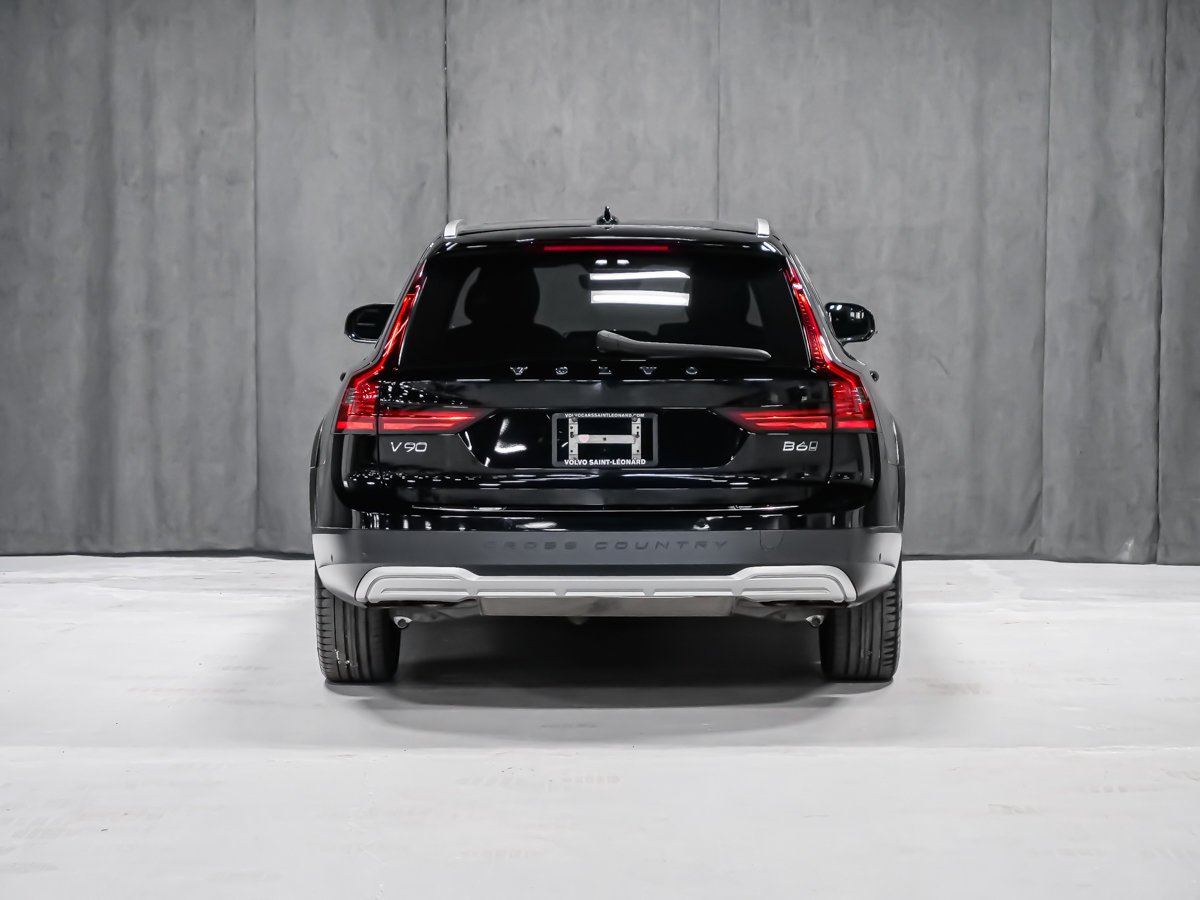2022 Volvo V90 Cross Country B6 CLIMATE PREMIUM Black Montreal - photo #4