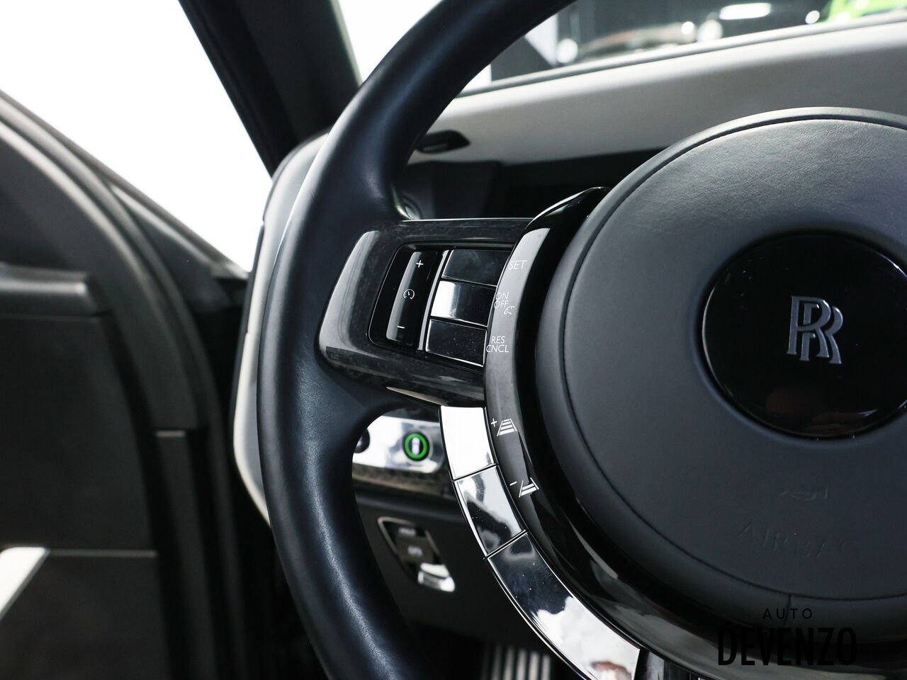 Rolls-Royce Cullinan 2023 Noir Saint-Eustache - photo #12