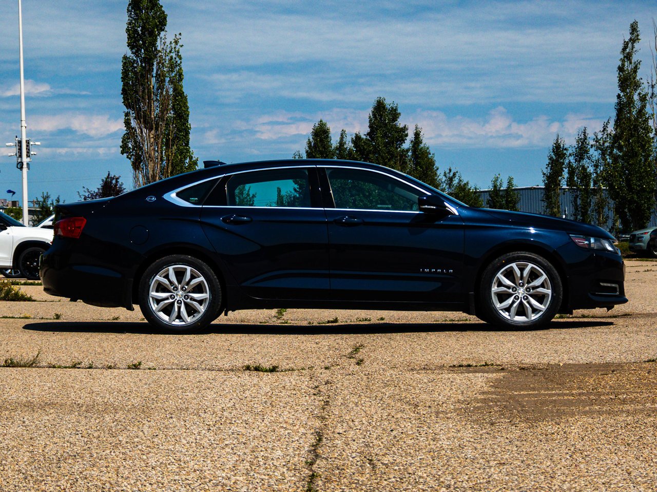 2018 Chevrolet Impala 4dr Sdn LT w/1LT Blue Sherwood Park - photo #13