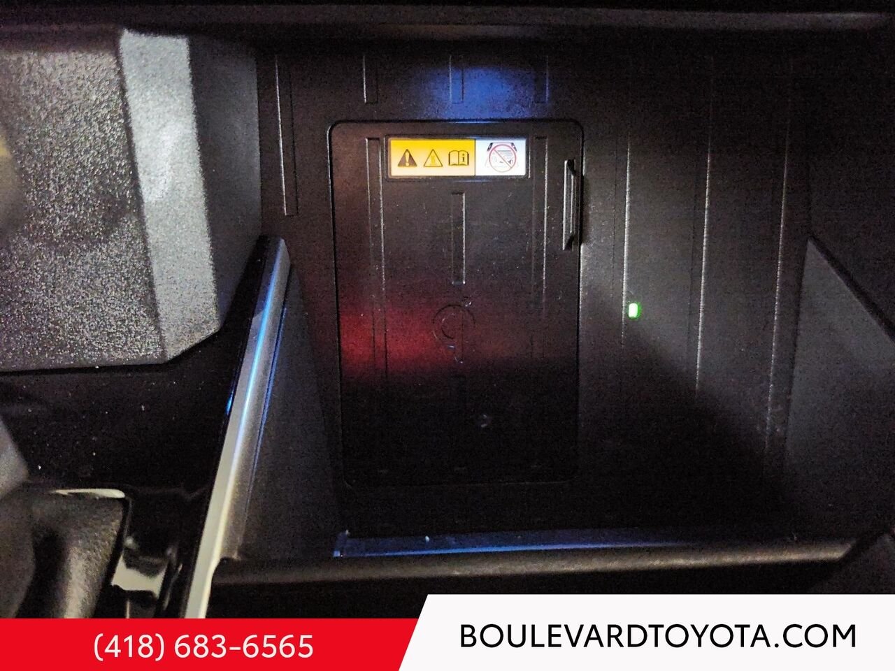 Toyota Tundra 531782-43 | PLATINUM CREWMAX, 4X4 2024 Gris magnétique métallisé Québec - photo #20