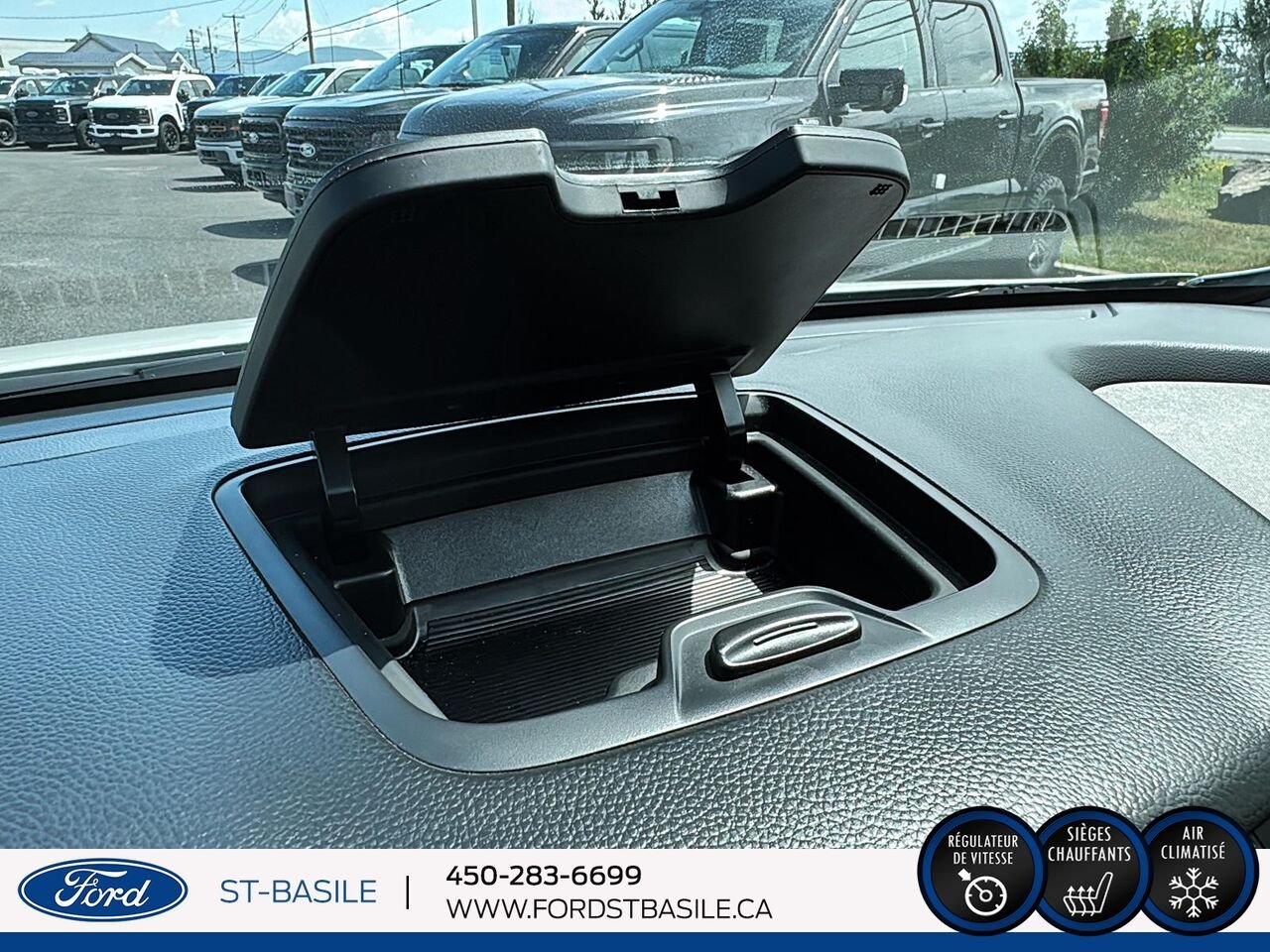 2017 HYUNDAI Santa Fe White Saint-Basile-le-Grand - photo #20